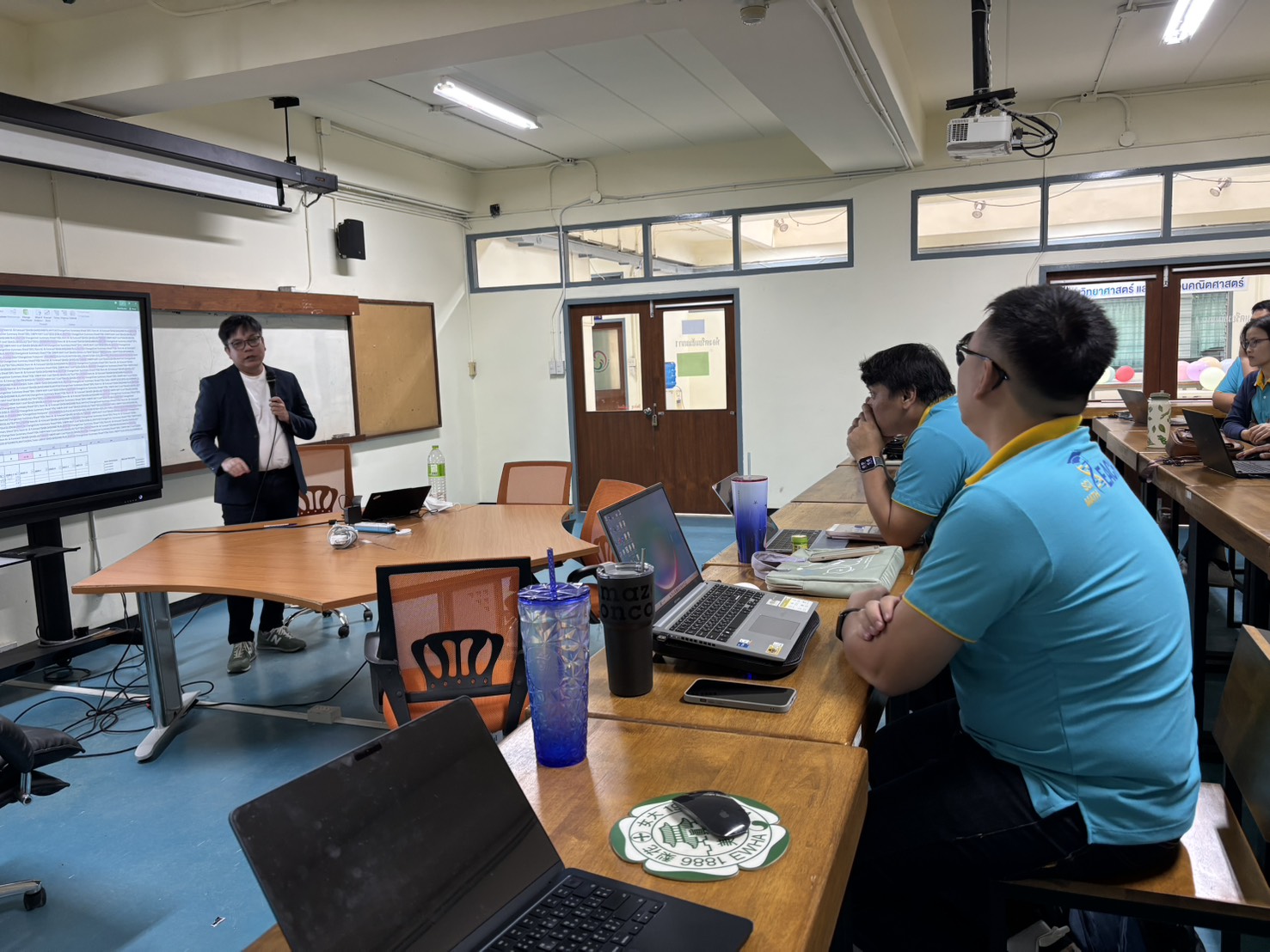 คณะวิทยาศาสตร์ มรภ.ลำปาง เสริมแกร่งนักศึกษา ป.โท จัดเวิร์กชอปเทคนิคการนำเสนองานวิจัยระดับมืออาชีพ